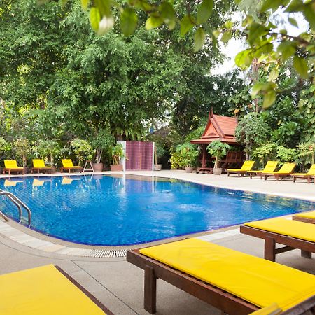 Tropica Bungalow Beach Hotel Patong Экстерьер фото