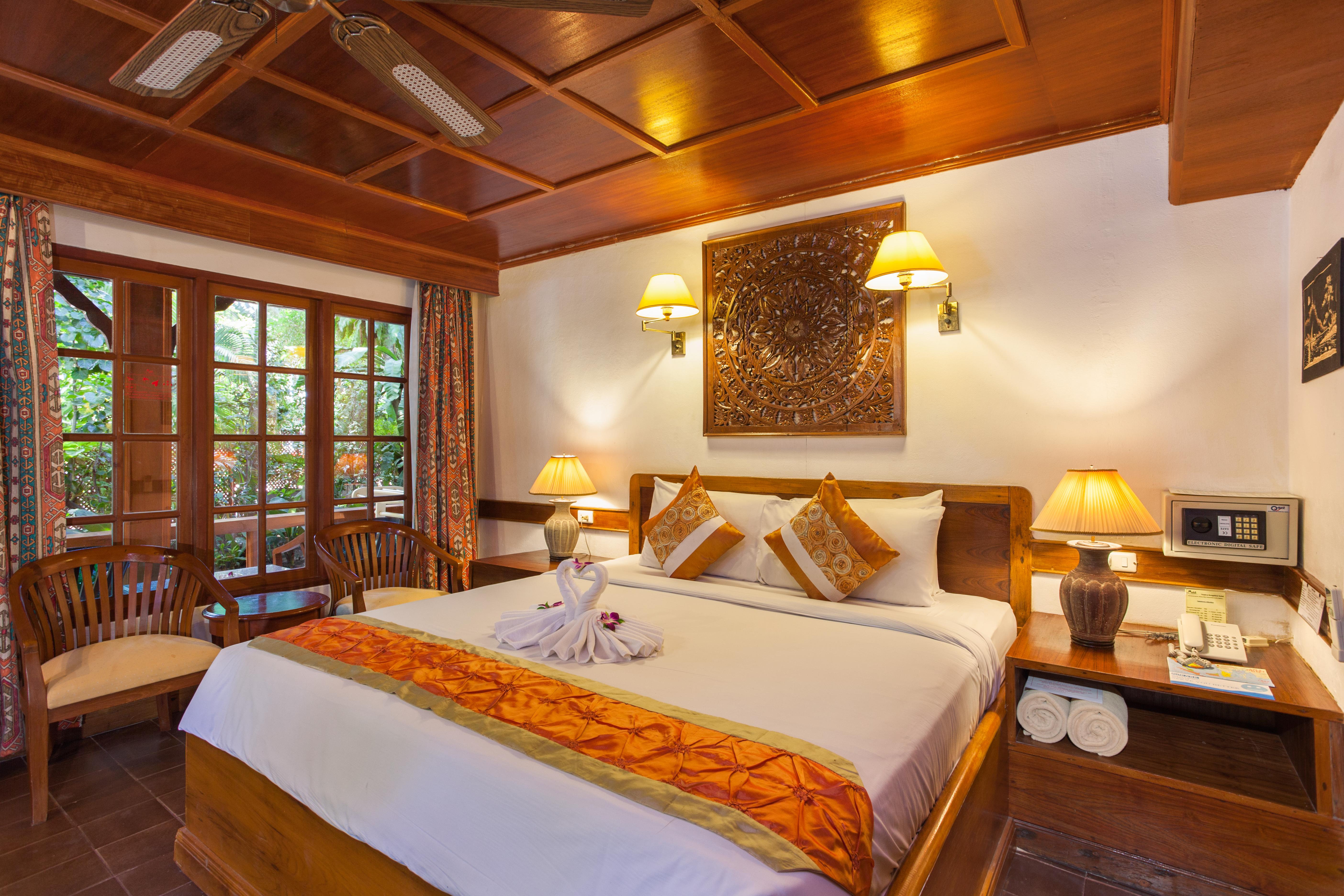 Tropica Bungalow Beach Hotel Patong Экстерьер фото