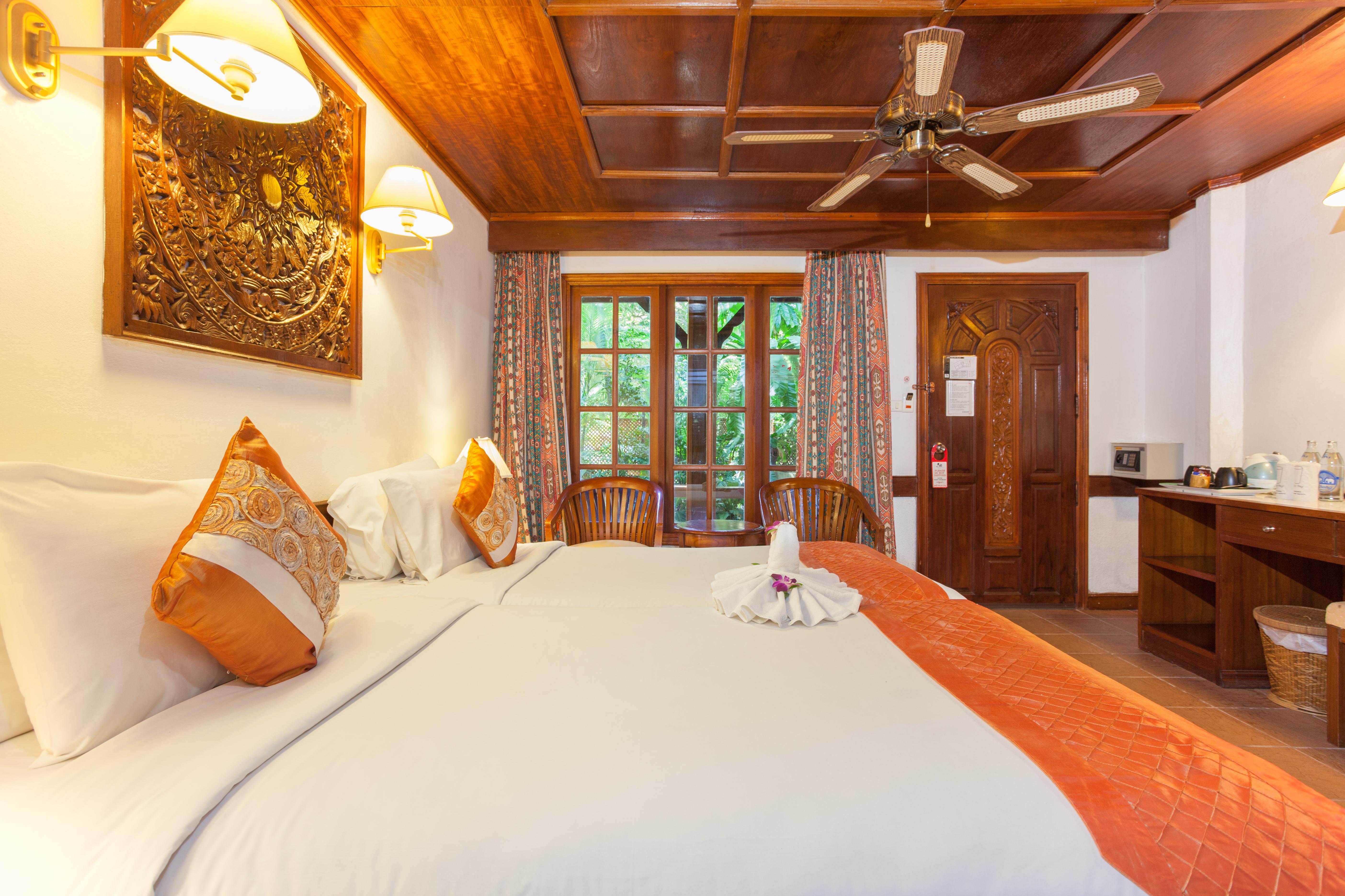 Tropica Bungalow Beach Hotel Patong Экстерьер фото