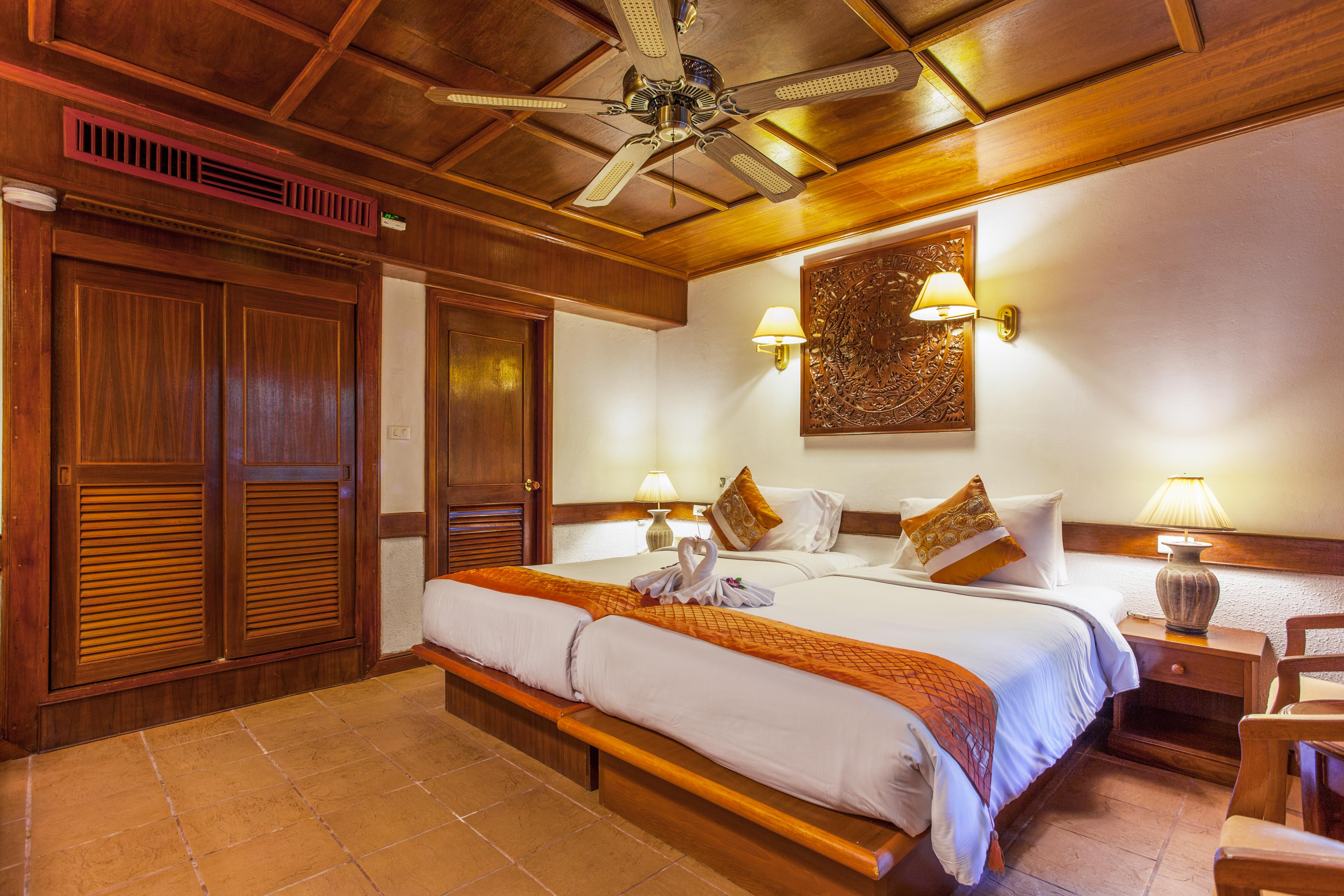 Tropica Bungalow Beach Hotel Patong Экстерьер фото