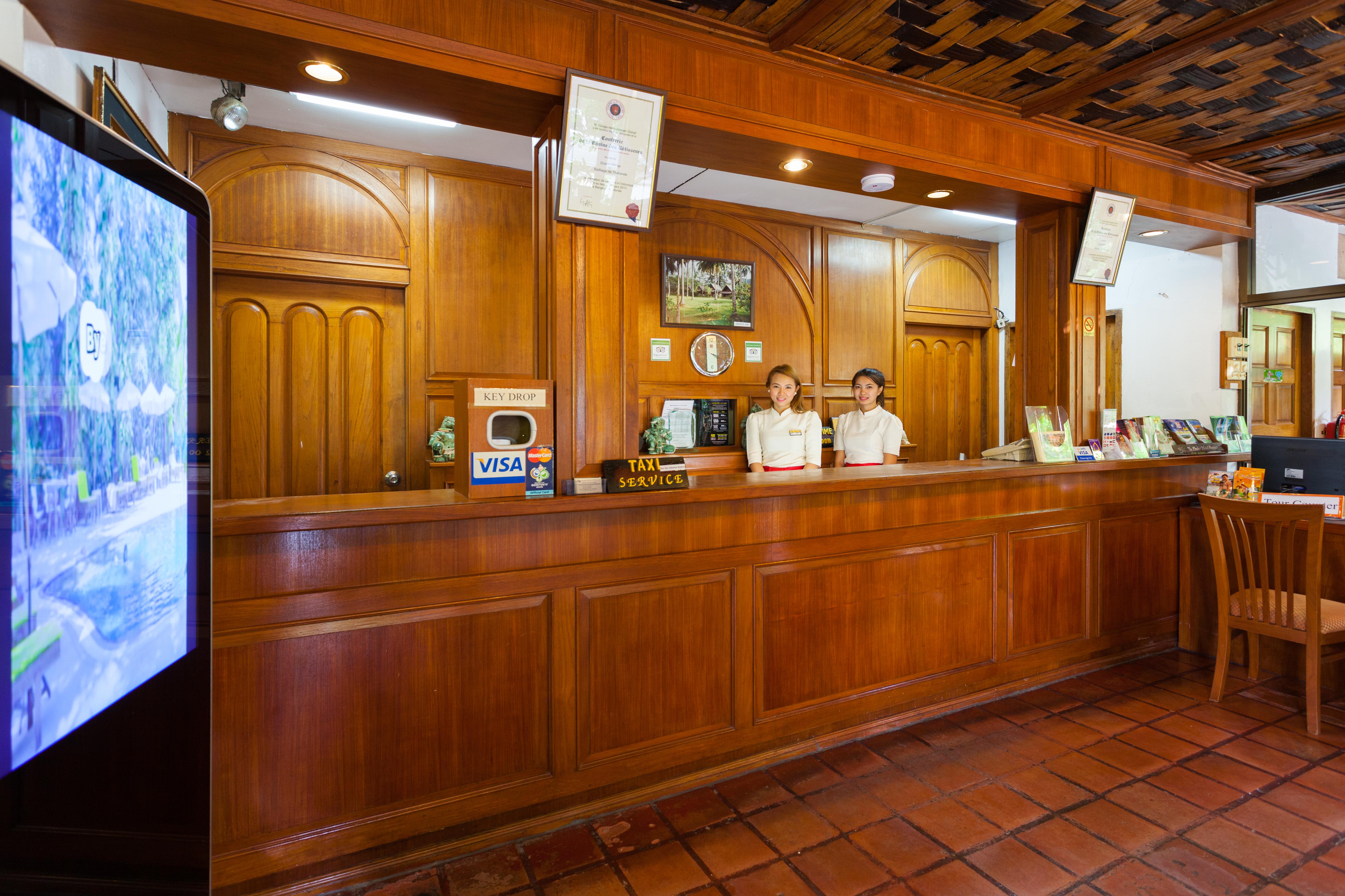 Tropica Bungalow Beach Hotel Patong Экстерьер фото