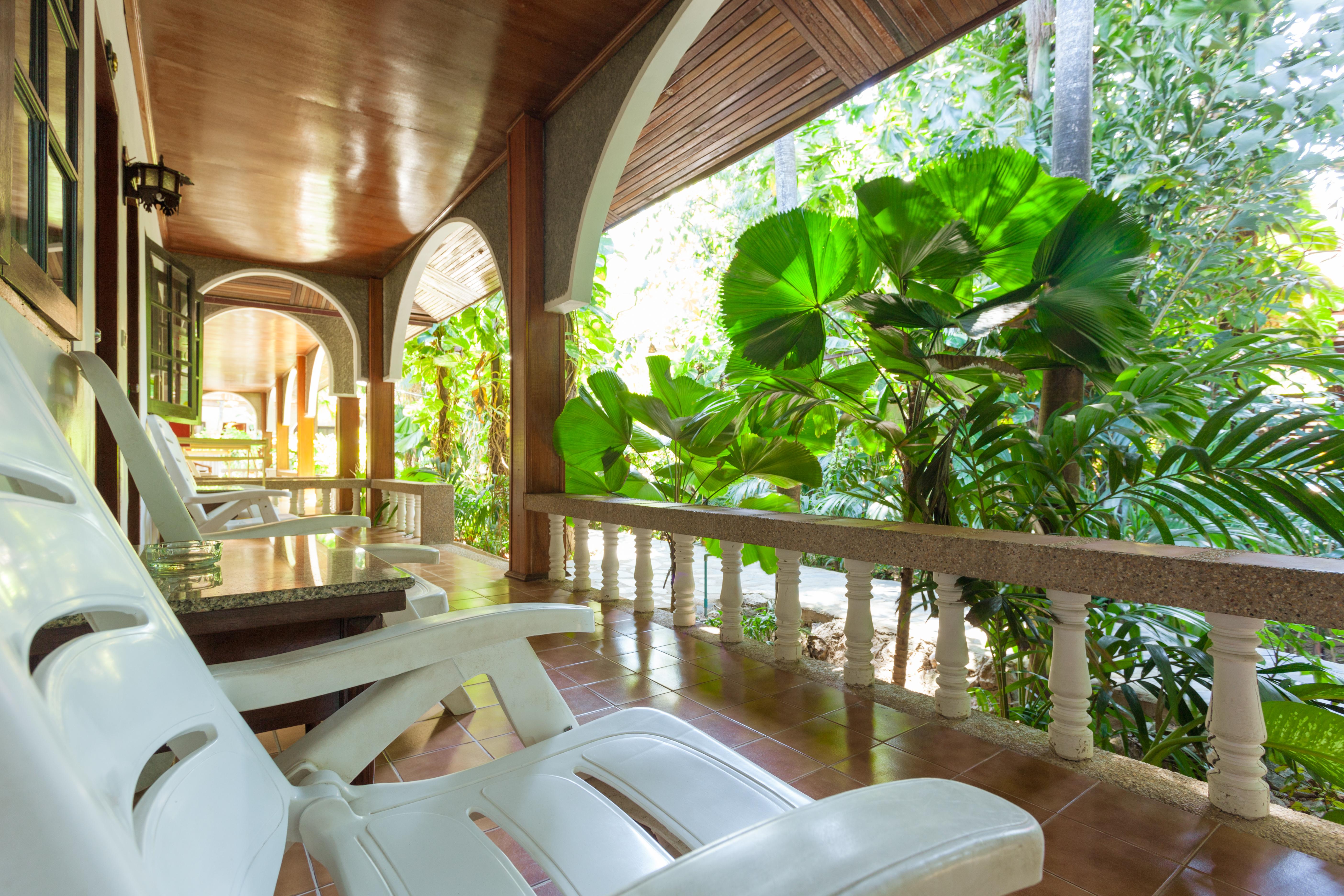 Tropica Bungalow Beach Hotel Patong Экстерьер фото