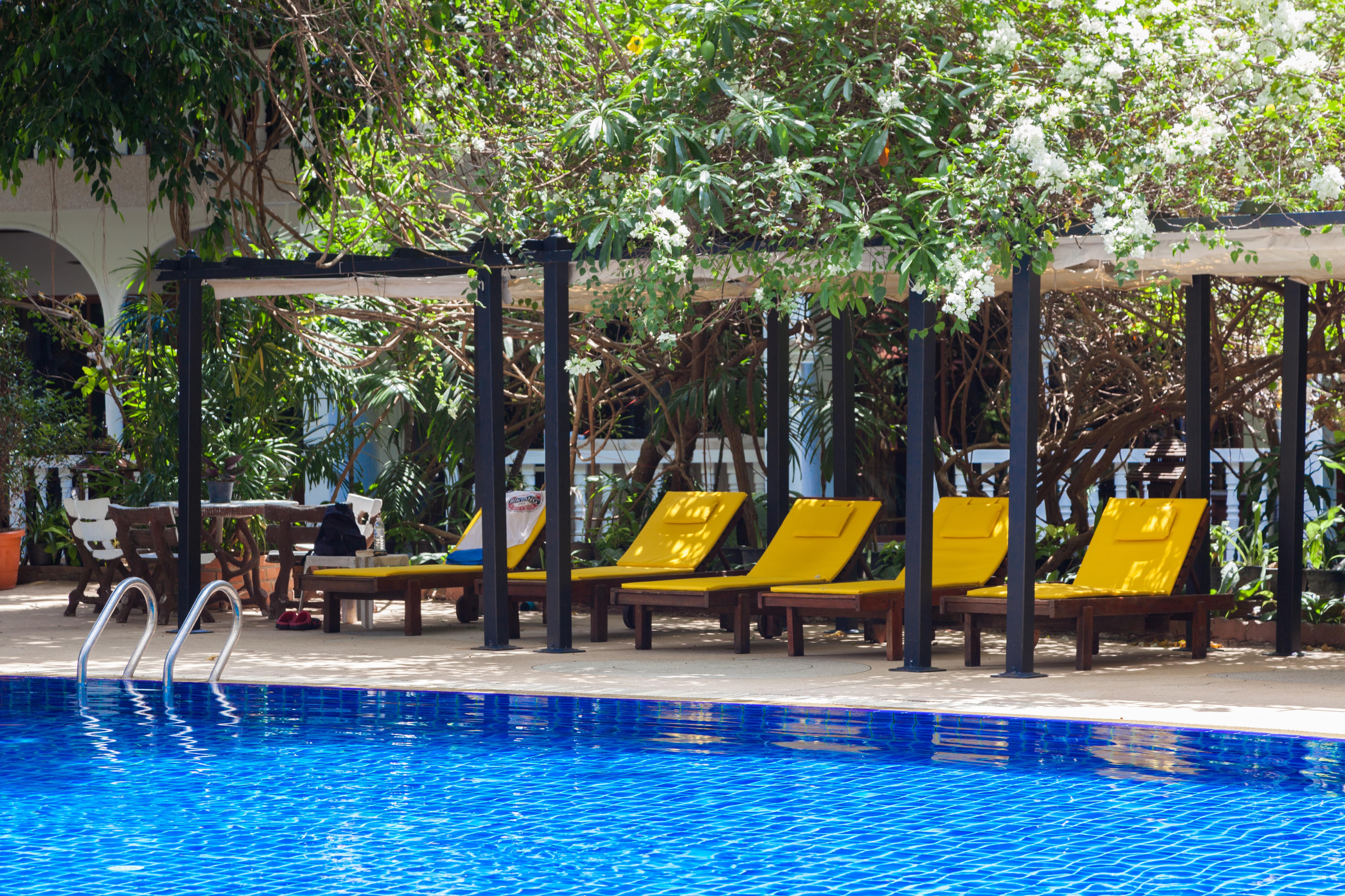 Tropica Bungalow Beach Hotel Patong Экстерьер фото