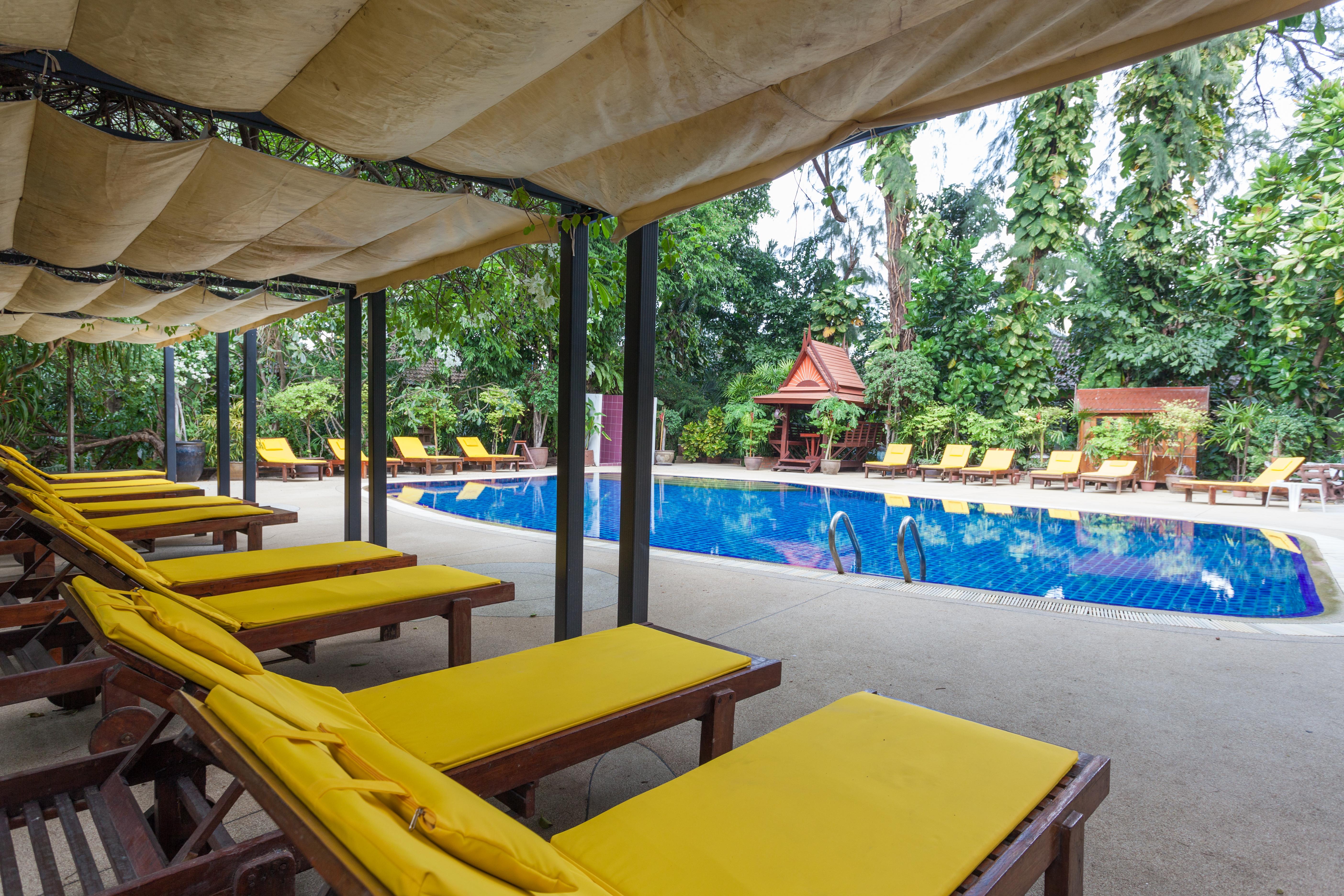 Tropica Bungalow Beach Hotel Patong Экстерьер фото