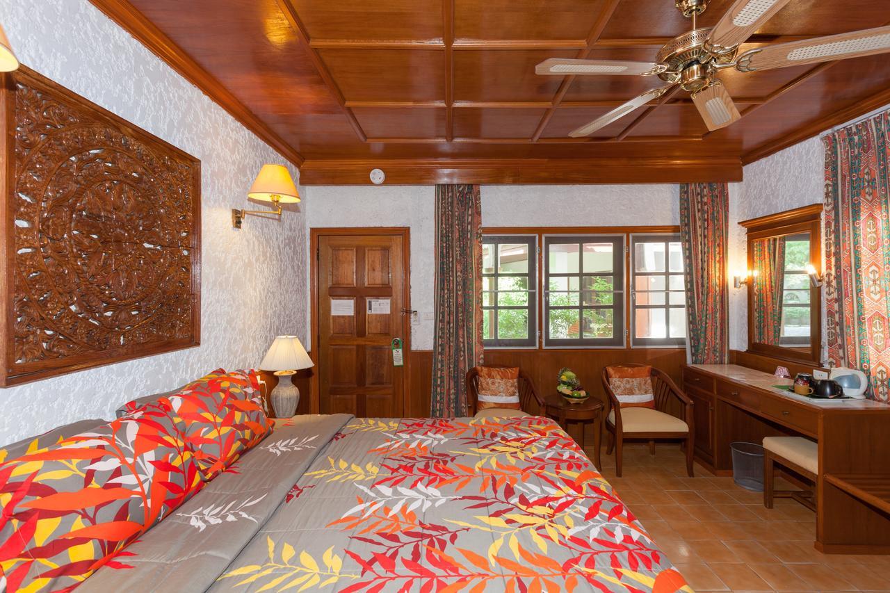 Tropica Bungalow Beach Hotel Patong Экстерьер фото
